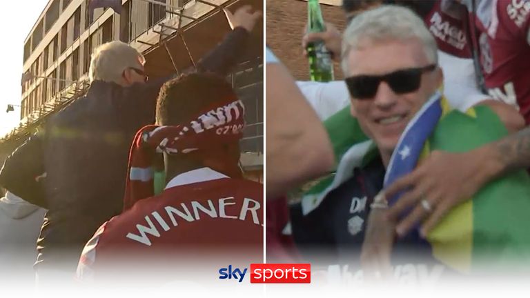 West Ham manager, David Moyes showed off more of his now famous dance moves as the team paraded the Europa Conference League trophy in east London.