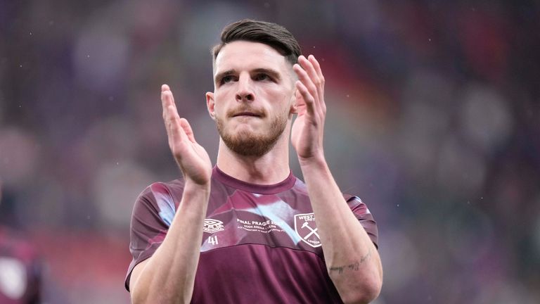 West Ham&#39;s Declan Rice warms up prior to the start of the Europa Conference League final soccer match between Fiorentina and West Ham at the Eden Arena in Prague, Wednesday, June 7, 2023.