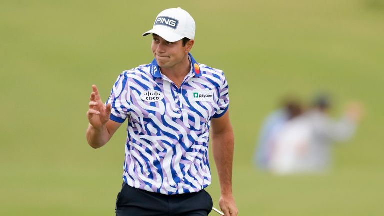 Viktor Hovland waves on the 16th hole during the first round of the U.S. Open golf tournament at Los Angeles Country Club on Thursday, June 15, 2023, in Los Angeles. (AP Photo/Marcio J. Sanchez)