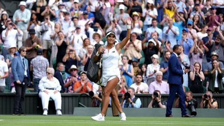 Heather Watson waves to the crowd after losing her Ladies Singles fourth round match against Jule Niemeier during day seven of the 2022 Wimbledon Championships at the All England Lawn Tennis and Croquet Club, Wimbledon. Picture date: Sunday July 3, 2022.