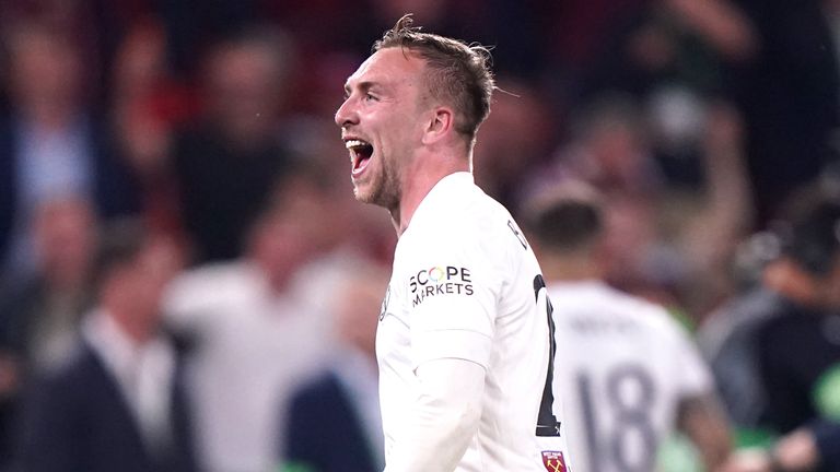 Jarrod Bowen celebrates after scoring West Ham&#39;s late winner against Fiorentina