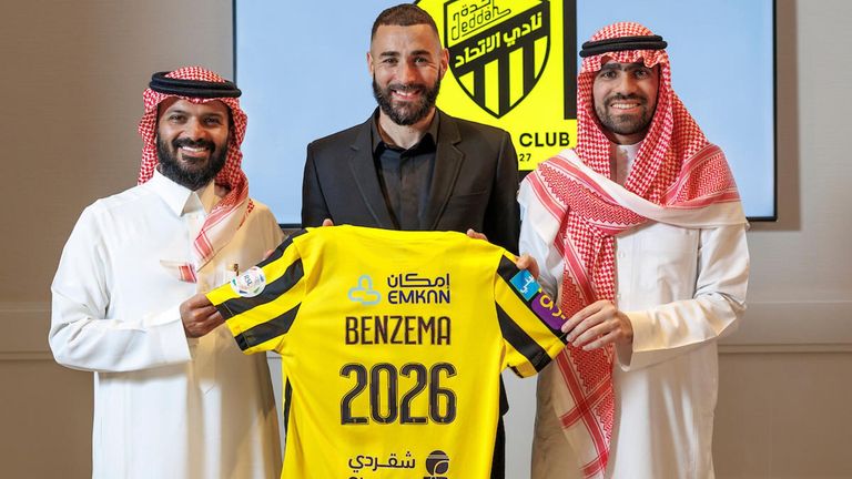 Karim Benzema completó este martes su fichaje por el Al Ittihad