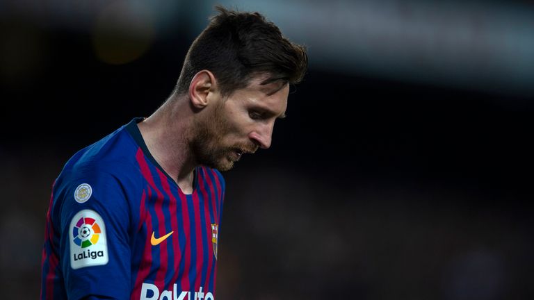 Lionel Messi del Barcelona reacciona durante la ronda 31 del partido de La Liga 2018-2019 entre el FC Barcelona y el Atlético de Madrid en el Camp Nou de Barcelona, ​​España, el 6 de abril de 2019 (Imaginechina vía AP Images)
