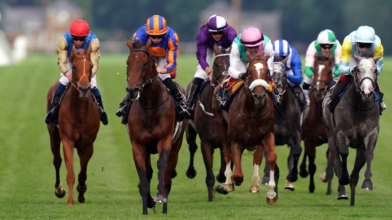 Paddington gets the better of Chaldean in the St James's Palace Stakes