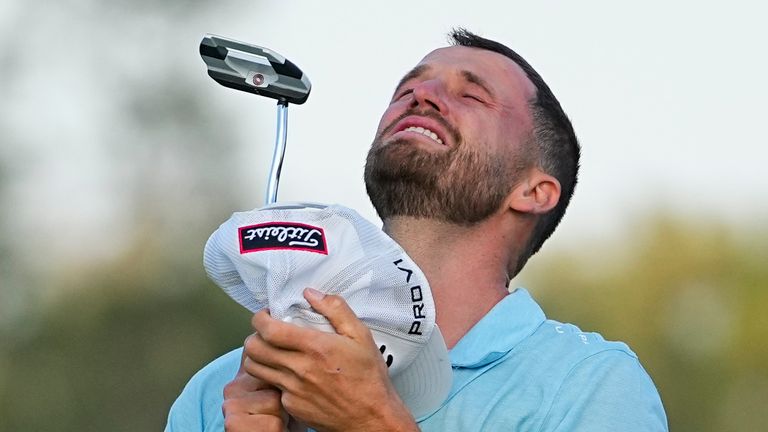 Wyndham Clark celebrates on the 18th hole after winning the U.S. Open golf tournament at Los Angeles Country Club on Sunday, June 18, 2023, in Los Angeles. (AP Photo/Matt York)