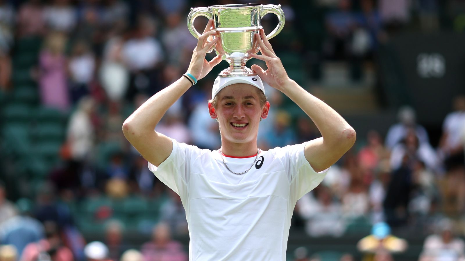 Уимблдон: британец Генри Сирл вошел в историю, выиграв титул среди мальчиков в одиночном разряде |  Новости тенниса