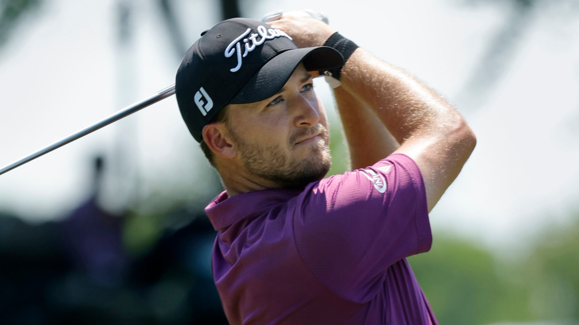 Hodges takes one-shot lead at 3M Open with Thomas six back