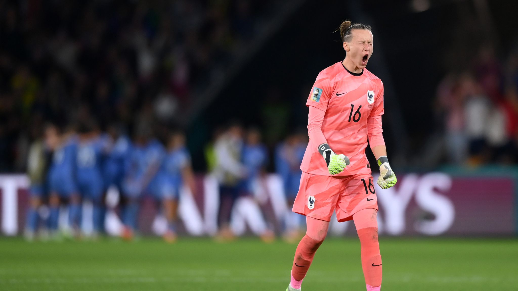 Renard scores the clincher for France in 2-1 win over Brazil at