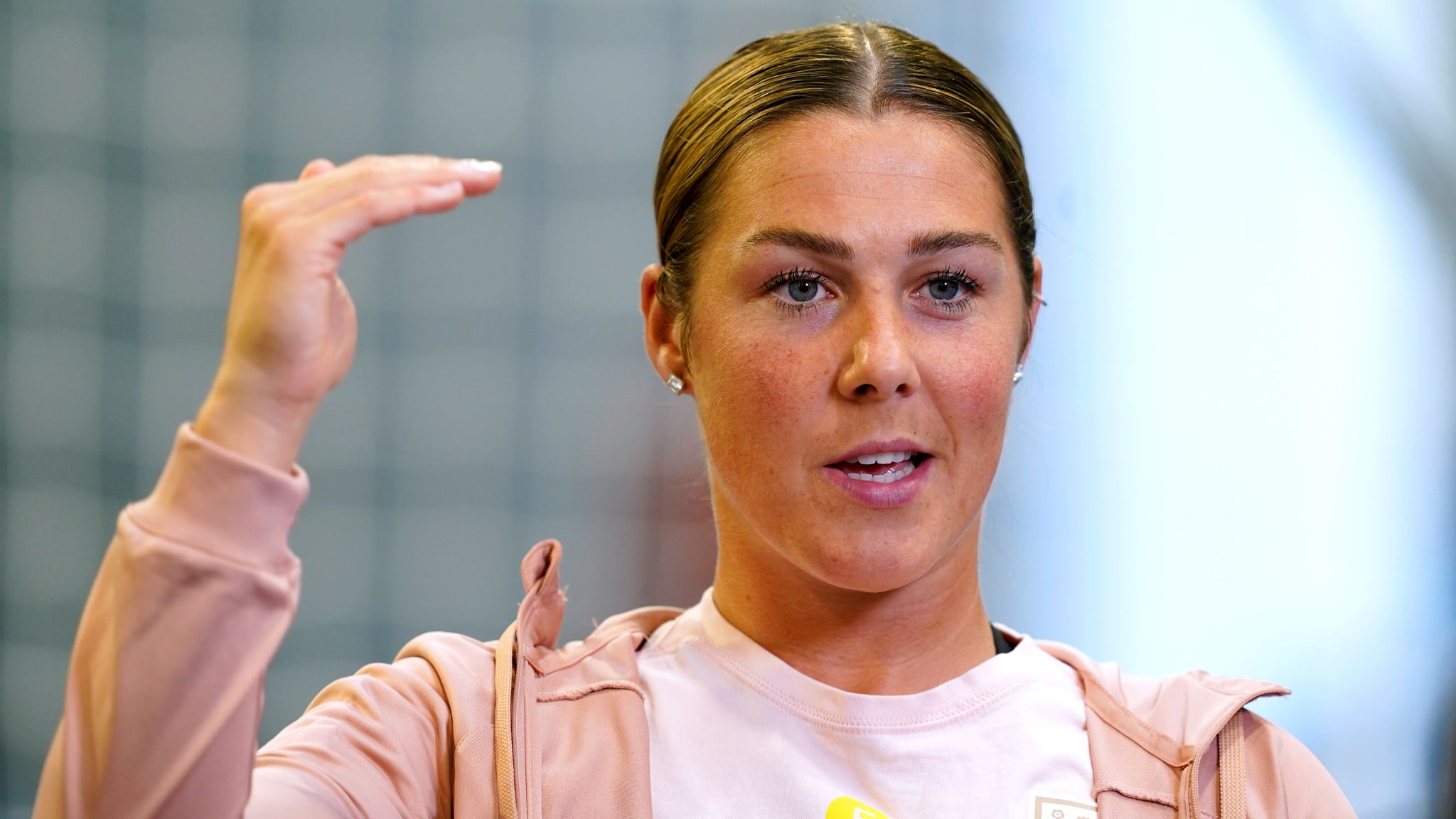 Mary Earps left Manchester United to become a better player at PSG, England goalkeeper tells Pitch to Pod | Football News | Sky Sports