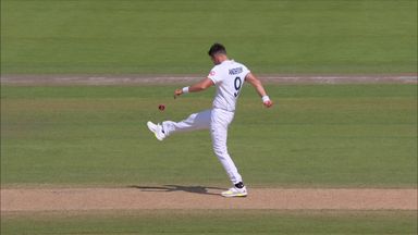 Anderson shows off football skills with impressive keepy uppys!