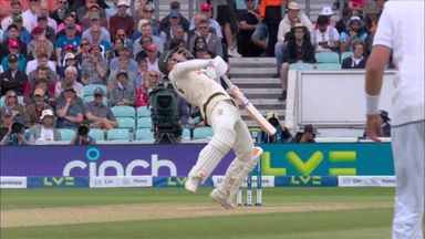 Warner hits four off Anderson beamer! | 'He's played that really well!'