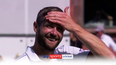 'Oh no!' - Woakes denied five-for by no-ball! 