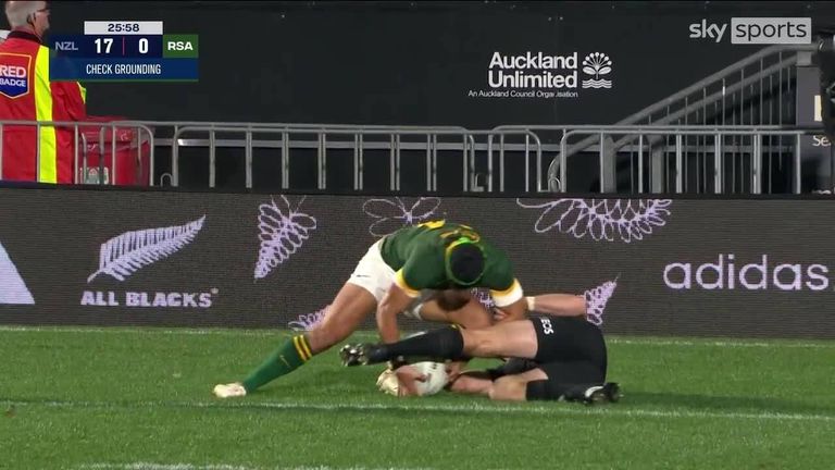 The TMO chose not to award Cheslin Kolbe a try for this first half incident 