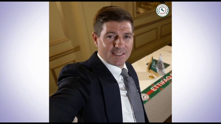 ¡Steven Gerrard intenta hablar en árabe en un mensaje de bienvenida a los fanáticos de Al Ettifaq!  |  Vídeo |  Ver programa de televisión