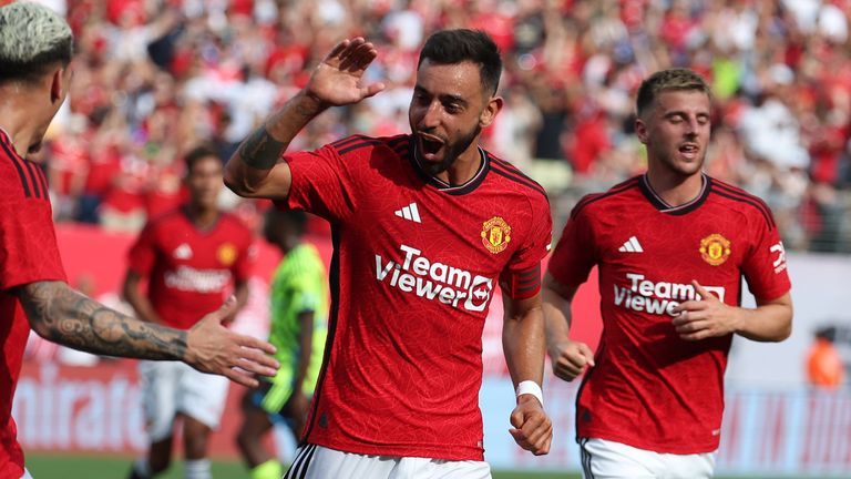 Bruno Fernandes opened the scoring for Man Utd against Arsenal