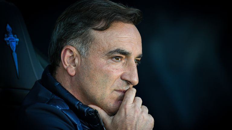 Carlos Carvalhal on the bench for Celta Vigo against Mallorca