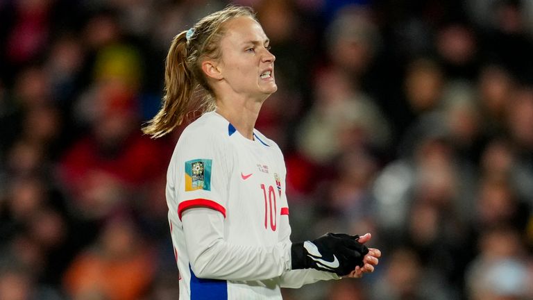 Norway's Caroline Graham Hansen reacts to firing her free-kick over the bar
