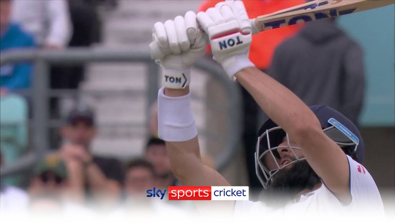 Watch this brilliant piece of improvisation from Mooen Ali during the afternoon session of the fifth Ashes Test. 