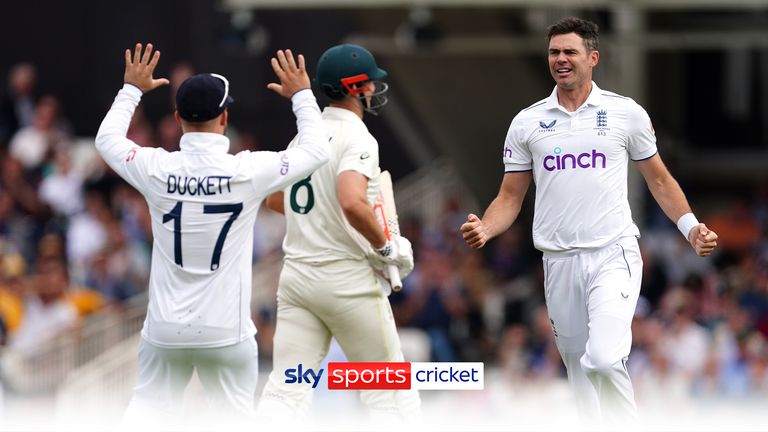 James Anderson takes a long-awaited wicket for England as Australia&#39;s Mitchell Marsh falls victim, leaving Australia 151-5.