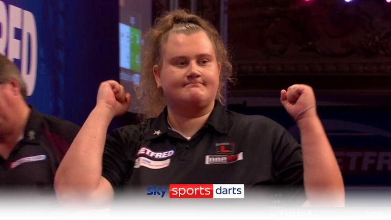 Greaves nailed this 74 checkout to win her first Women's World Matchplay title