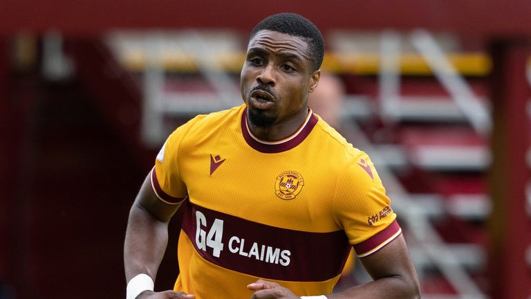 Jon Obika has agreed a one-year deal at Motherwell 