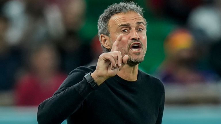 Luis Enrique with Spain at the 2022 World Cup 