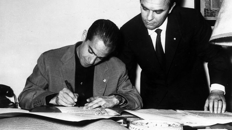 Luis Suarez signs for Inter Milan in 1961