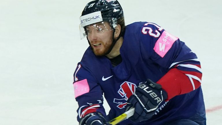 GB ice hockey player Mike Hammond has died in a car crash aged 33