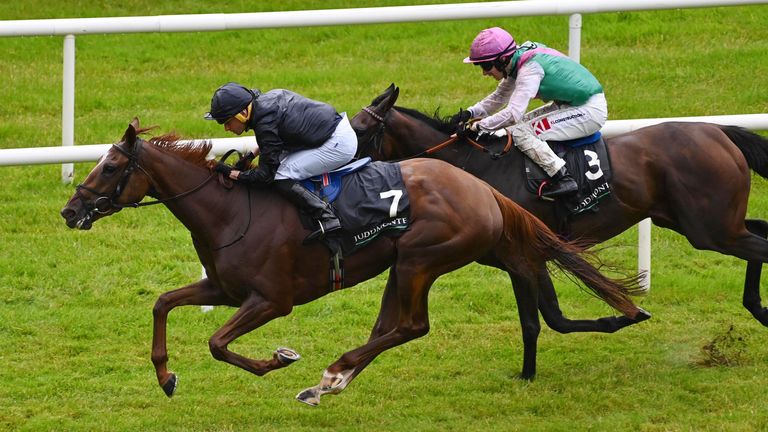 Savethelastdances battles to Irish Oaks victory