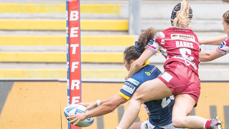Picture by Allan McKenzie/SWpix.com - 23/07/2023 - Rugby League - Betfred Women's Challenge Cup Semi Final -  Wigan Warriors v Leeds Rhinos - Headingley Stadium, Leeds, England - Leeds's Tara Moxon touches down for a try against Wigan.