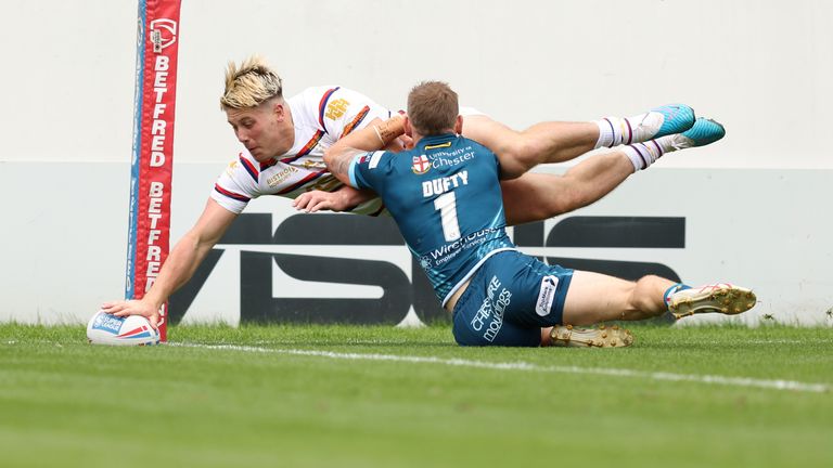 Picture by John Clifton/SWpix.com - 30/07/2023 - Rugby League - Betfred Super League Round 20 - Wakefield Trinity v Warrington Wolves - Be Well Support Stadium, Wakefield, England -
Wakefield Trinity's Tom Lineham scores a try