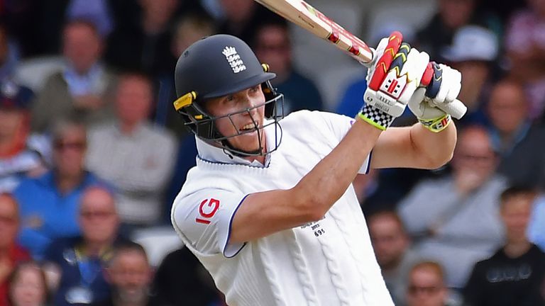 England&#39;s Zak Crawley bats during the first day of the third Ashes Test match between England and Australia at Headingley, Leeds, England, Thursday, July 6, 2023. (AP Photo/Rui Vieira)