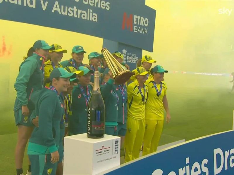 Consolation 69-run win for England in final Women's Ashes ODI