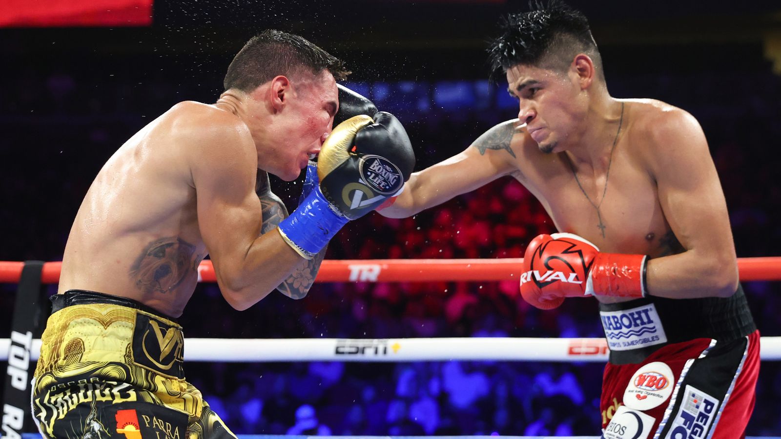 Emanuel Navarrete beats Oscar Valdez in brutal WBO super-featherweight title bout | Boxing News