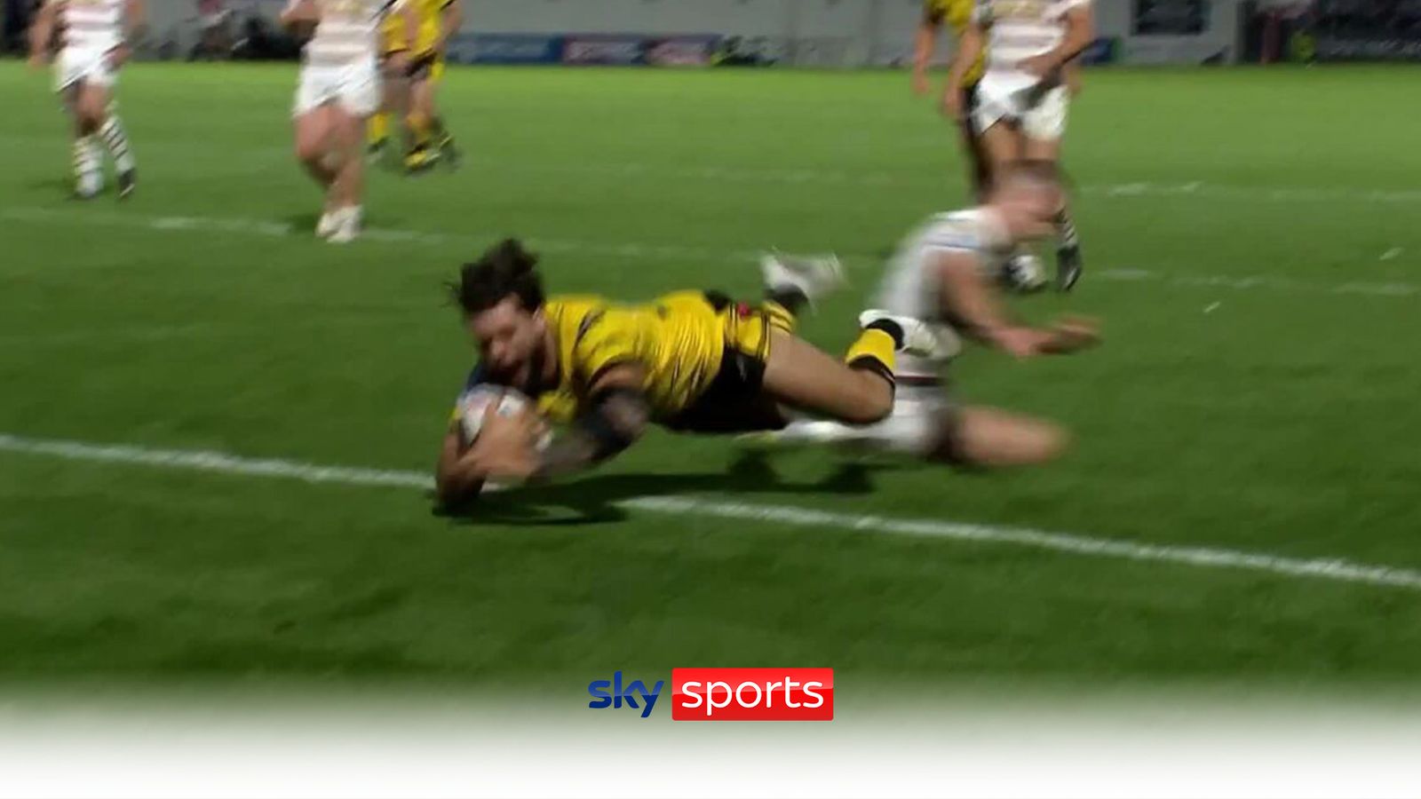Wakefield Trinity 12-28 Castleford Tigers: Greg Eden hat-trick gives ...