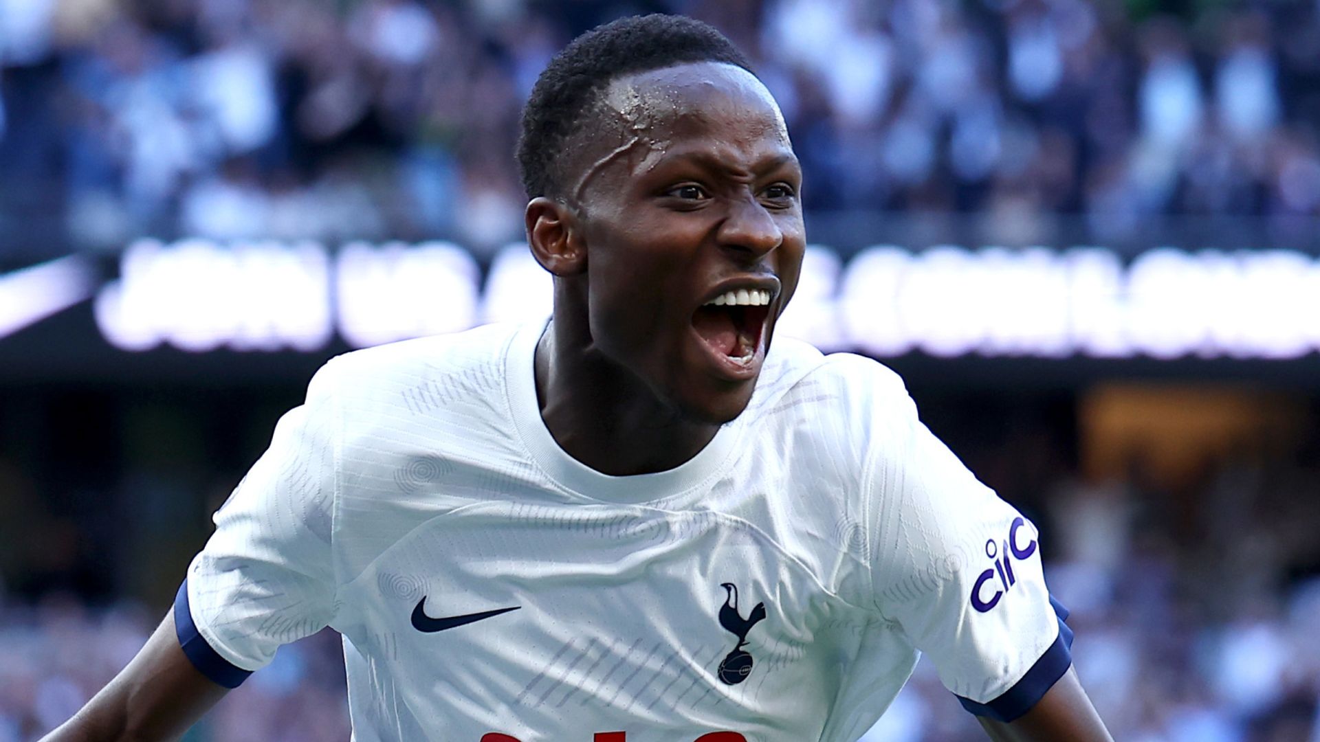 Spurs produce thrilling win over Man Utd as 'Angeball' arrives