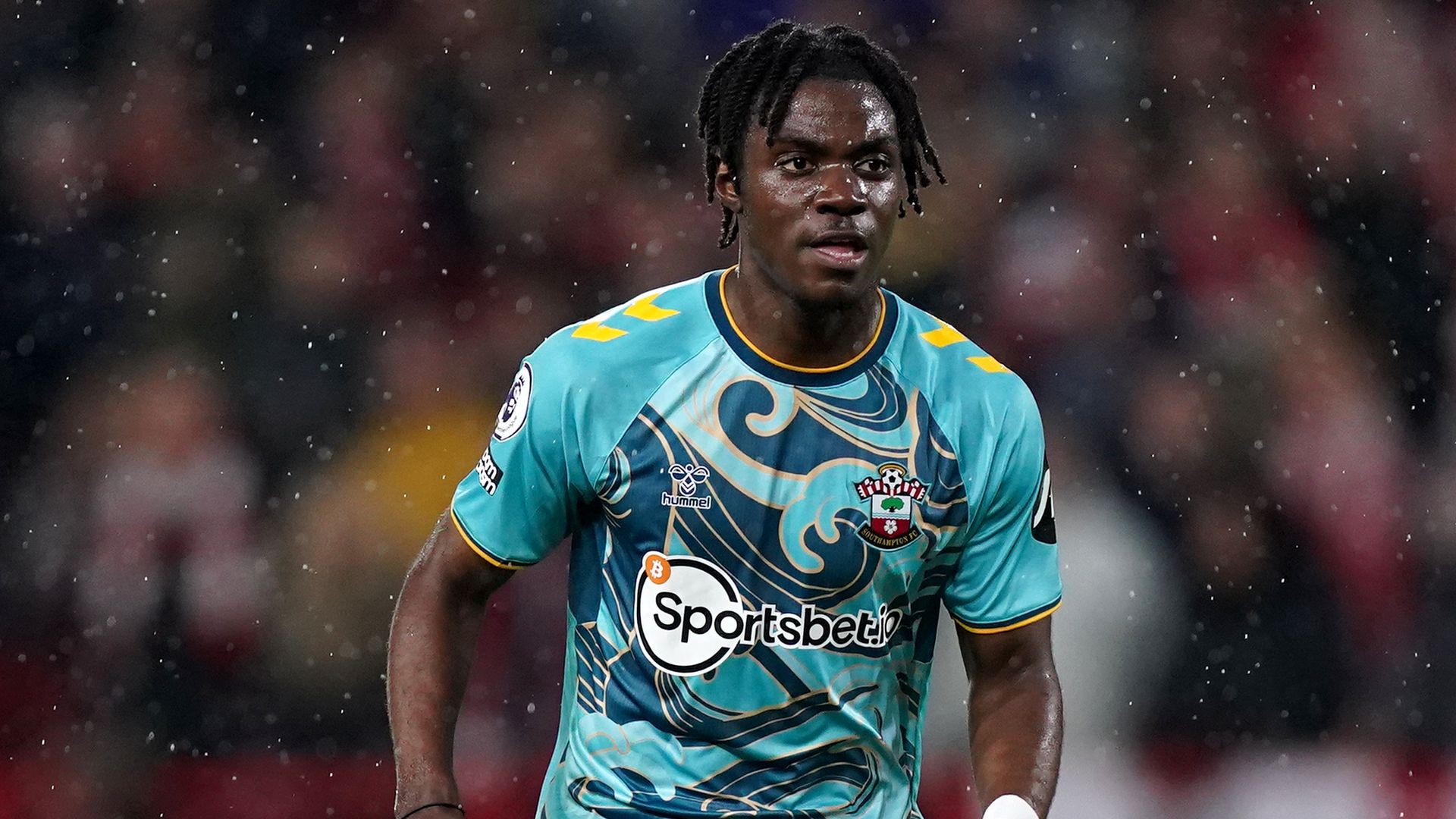 Chelsea make £48m bid for Southampton midfielder Lavia
