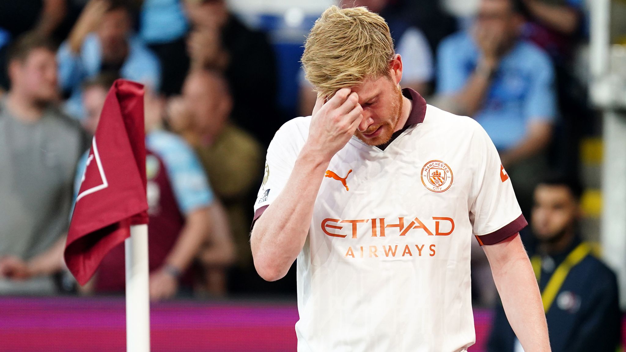 Kevin De Bruyne: Man City midfielder to miss up to four months and could  require hamstring surgery | Football News | Sky Sports
