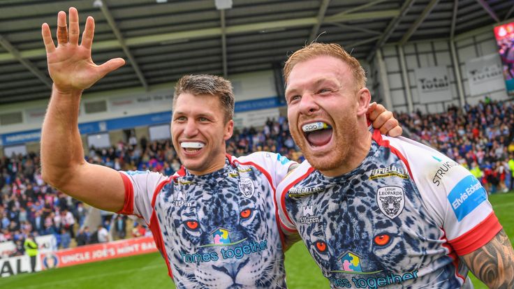Picture by Olly Hassell/SWpix.com - 22/07/2023 - Rugby League - Betfred Challenge Cup Semi Final - Leigh Leopards v St Helens - Halliwell Jones Stadium, Warrington, England - Leigh...s Tom Briscoe and Oliver Holmes celebrating their sides victory over St Helens