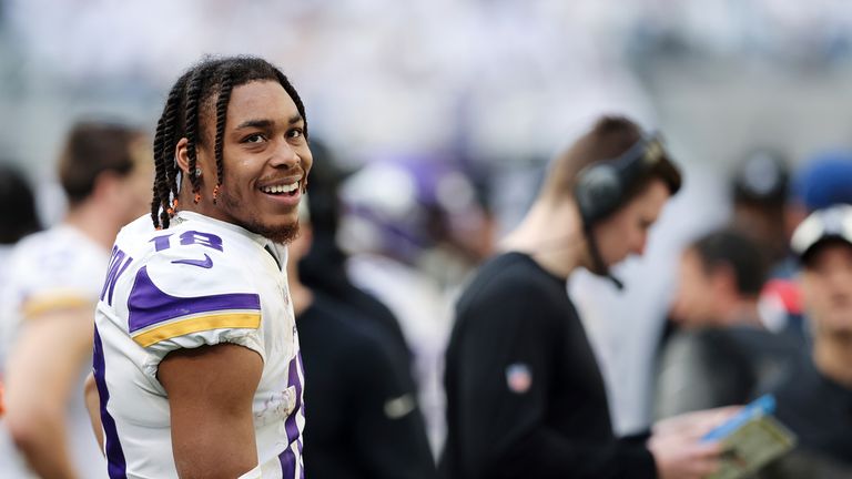 Minnesota Vikings wide receiver Justin Jefferson explains why he loves to put a show on for the fans and how high expectations come as added motivation.