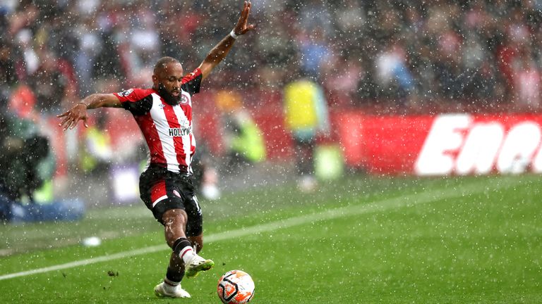 Rain affected the lull of the game at a soggy west London