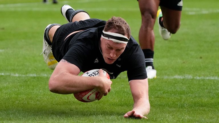 New Zealand's Brodie Retallick scores a try during the rugby international between the All Blacks and Japan at the National Stadium in Tokyo, Japan, Saturday, Oct. 29, 2022. (AP Photo/Shuji Kajiyama)