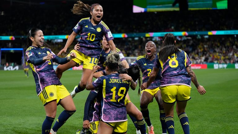 Colombia players celebrate after Manuela Vanegas scoried her side&#39;s second goal during the Women&#39;s World Cup Group H soccer match between Germany and Colombia at the Sydney Football Stadium in Sydney, Australia, Sunday, July 30, 2023. (AP Photo/Rick Rycroft)