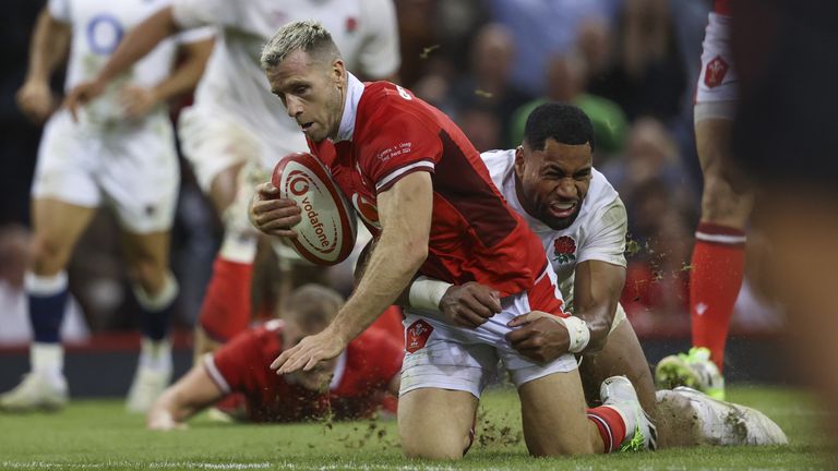 Gareth Davies goes over for Wales' first try against England