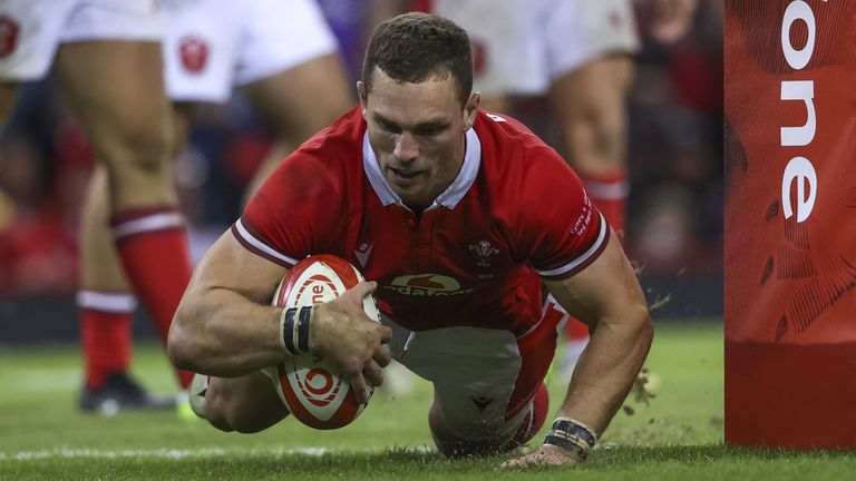 George North dives in for Wales' second try against England