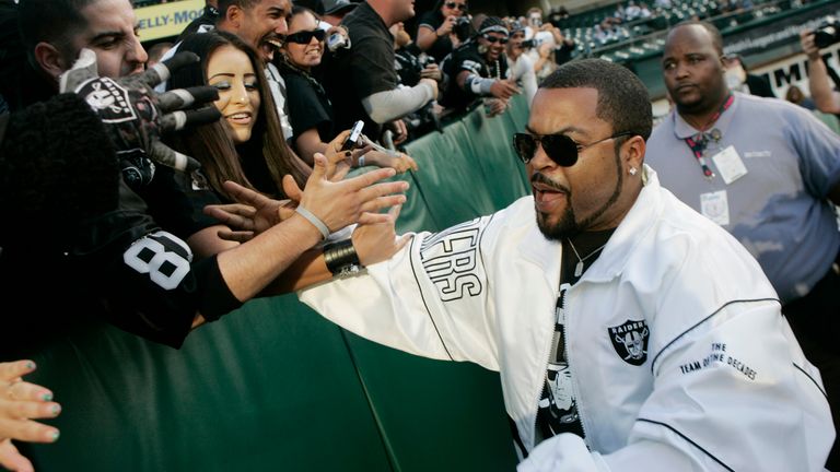 Ice Cube greets fans at a Raiders in 2009