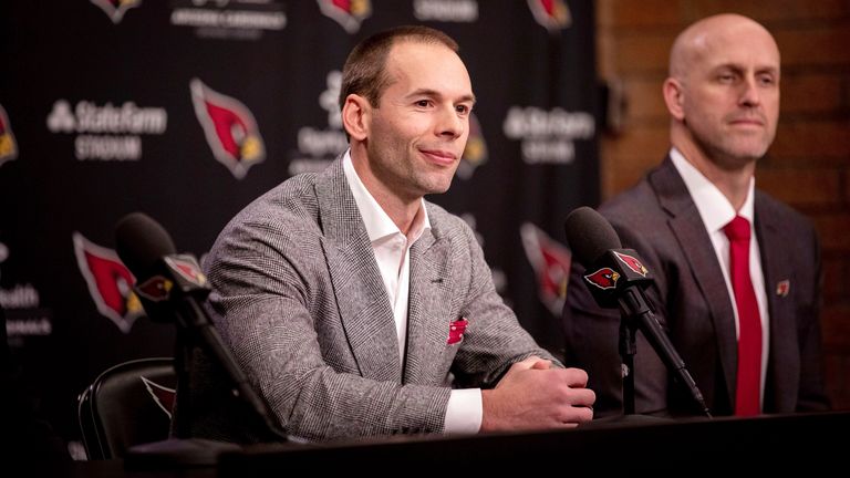 Jonathan Gannon está en su primera temporada como entrenador en jefe de los Arizona Cardinals