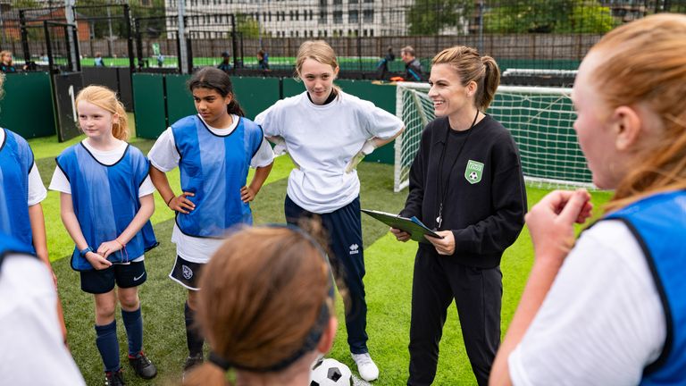 Powerleague has teamed up with Karen Carney to provide free training sessions for girls this summer. Karen will be at Powerleague Shepherds Bush on Wednesday 16th August.