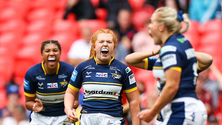 Leeds did their best to fight back but St Helens proved too strong