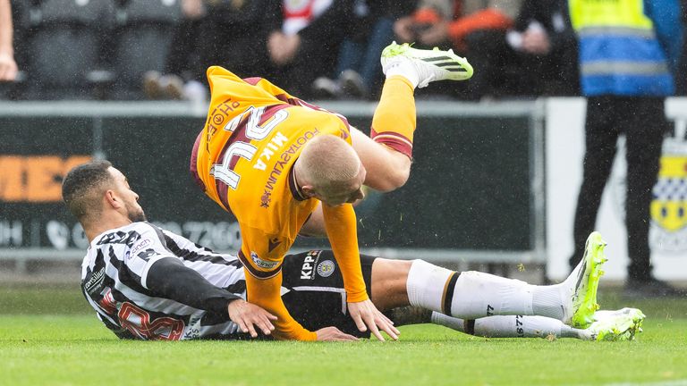 Mika Biereth suffered a knee injury against St Mirren